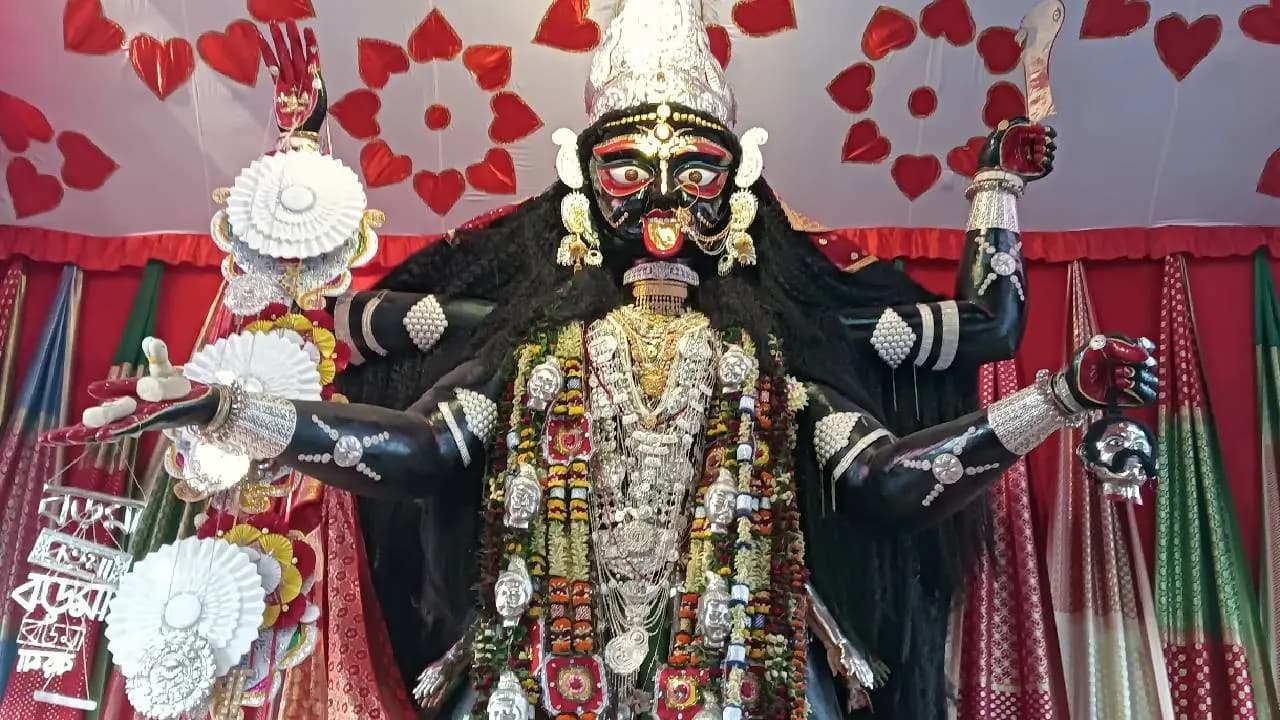 Huge Financial Fraud Allegations Against Naihati Boroma Kali Temple Committee, Donation, Gold Jewellery Stolen? 