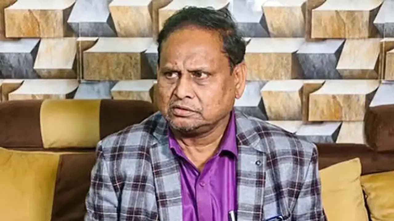 Humayun Kabir in deeper trouble now, the AJUPs Murshidabad district president has parted ways with him 