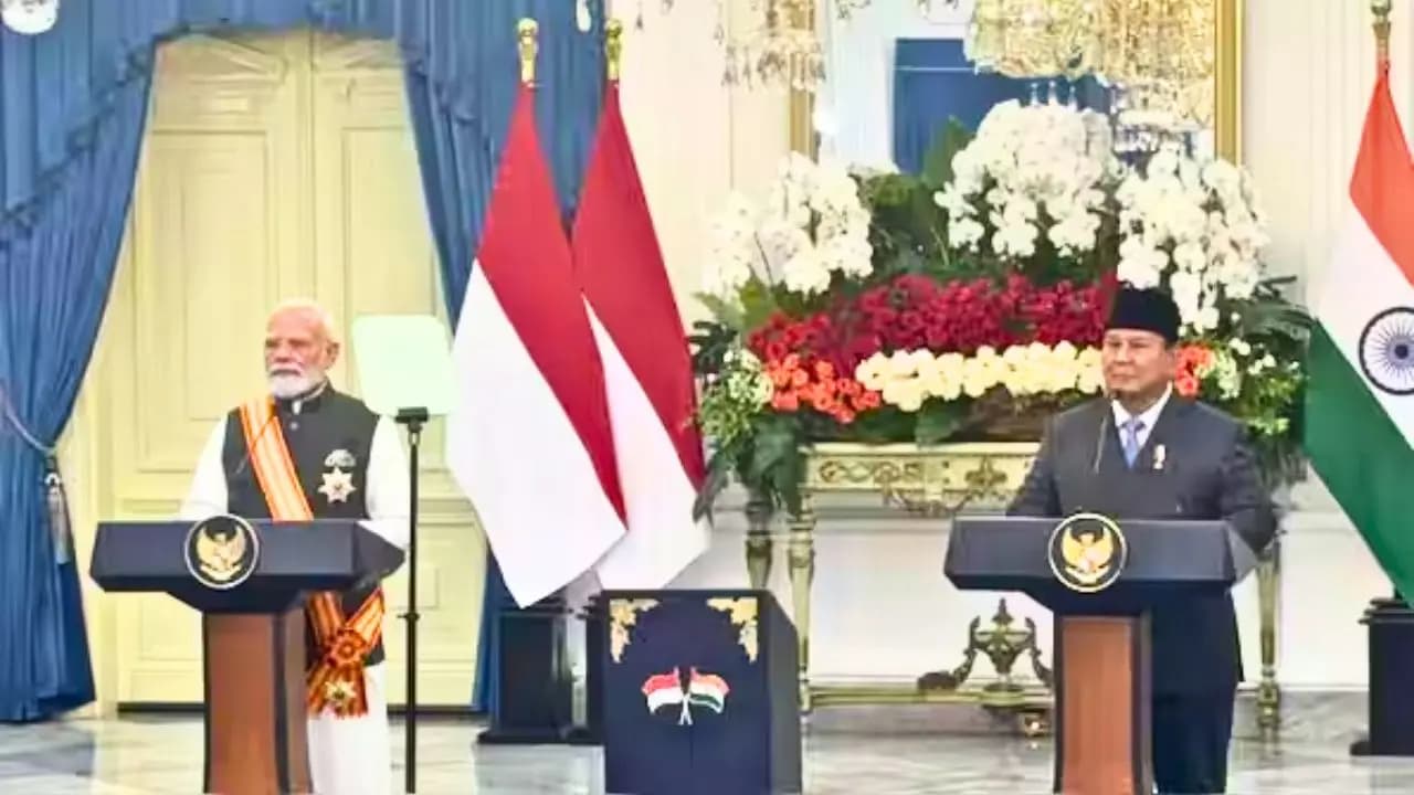 India-Indonesia Defence Deal: India and Indonesia ink pacts including BrahMos deal to expand defence ties PM Modi also receives Bintang Adipurna honour
