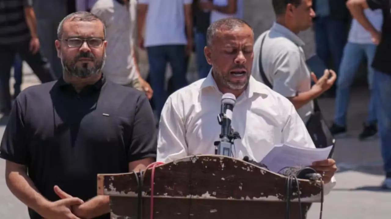 hamas dissolved from gaza administration