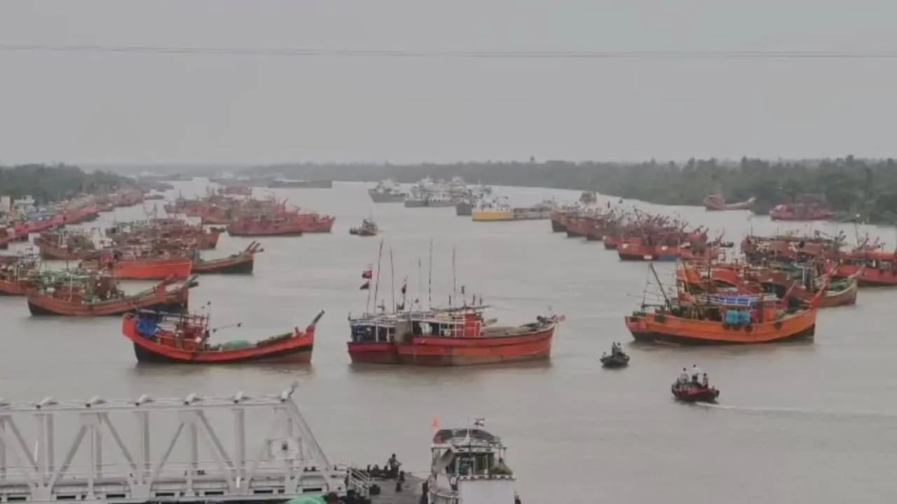 Heavy Rain Wreaks Havoc in South 24 Parganas as Low-Pressure System Batters Bengal