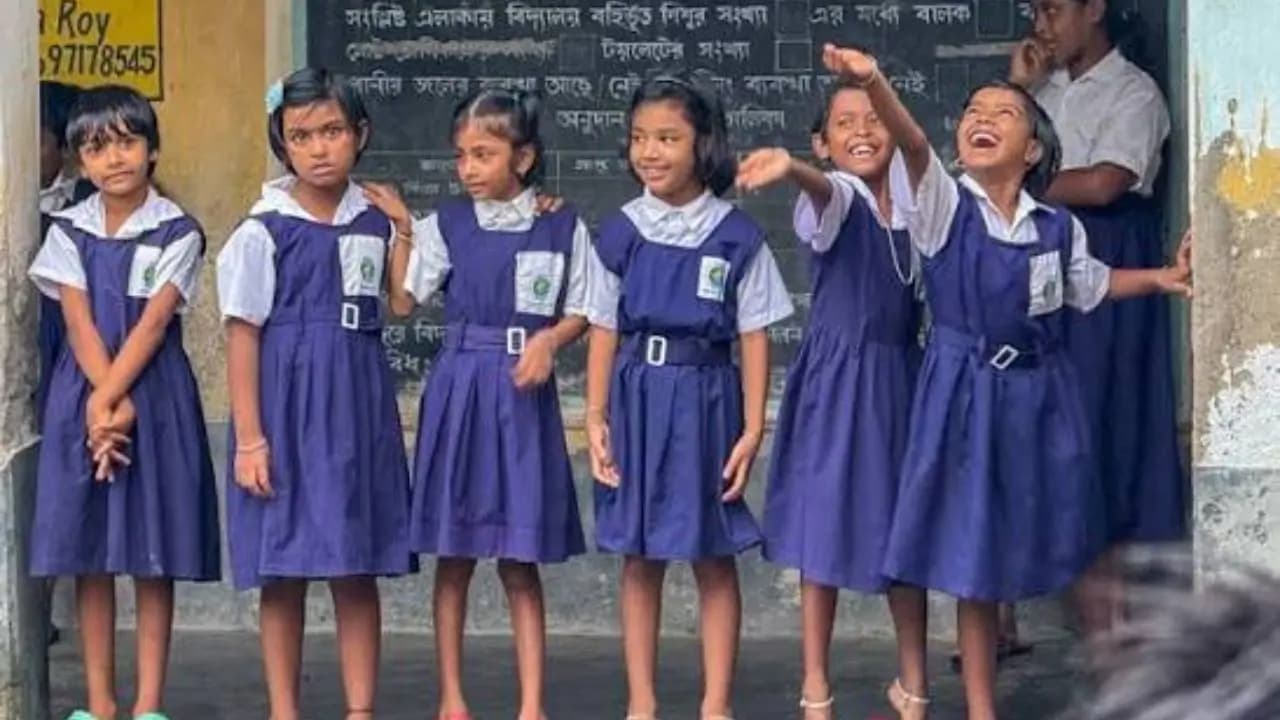 WB School Uniform: West Bengal School Education Department issues notice on the change of uniforms of government school students  