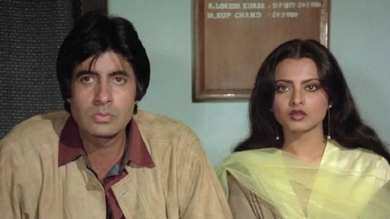 Amitabh Bachchan slapped Rekha: The Truth Behind the Infamous Incident on a Film Set
