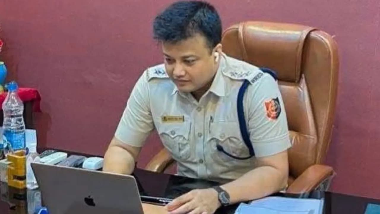 BJP leader files complaint at the police station against the then SDPO of Diamond Harbour