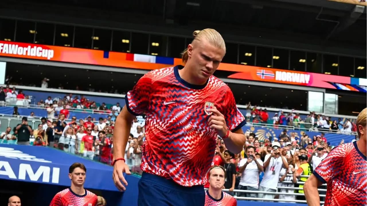 World Cup 2026:Norways Alexander Sorloth under fire after ignoring Erling Haaland in World Cups most controversial moment