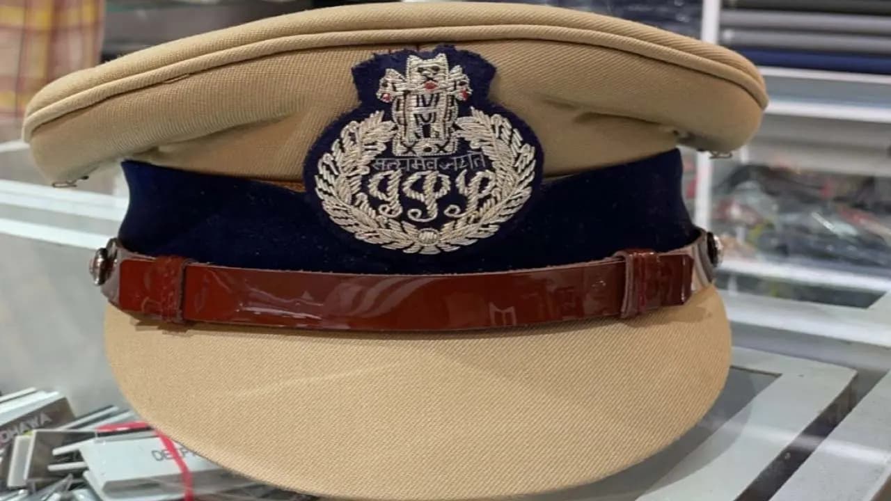 Major IPS reshuffle in West Bengal Supratim Sarkar removed as intelligence chief New Commissioner for Bidhannagar too who are the 33 transferred officers 