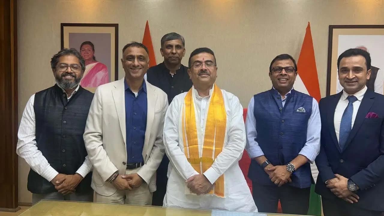Business In Bengal: CM holds meeting with top Flipkart executives at Nabanna discussions held on the development of the e-commerce sector