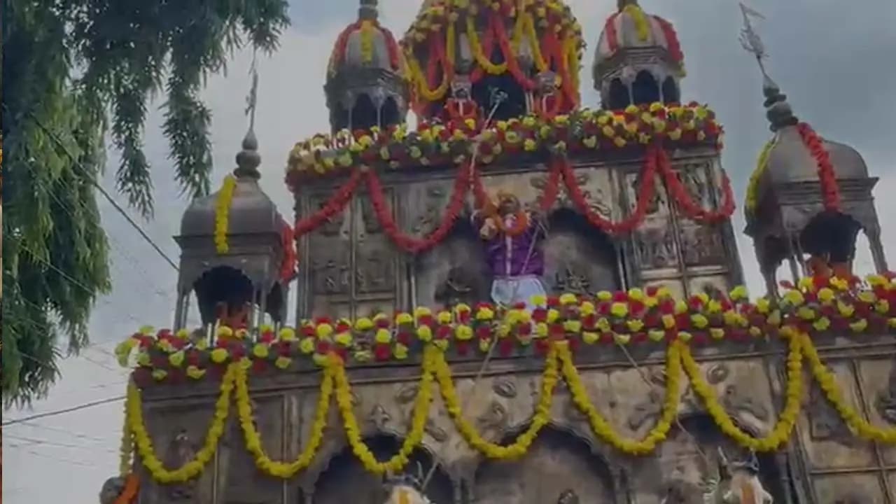 Rath 2026: Pulling ropes on the traditional chariot of Shearsol Palace