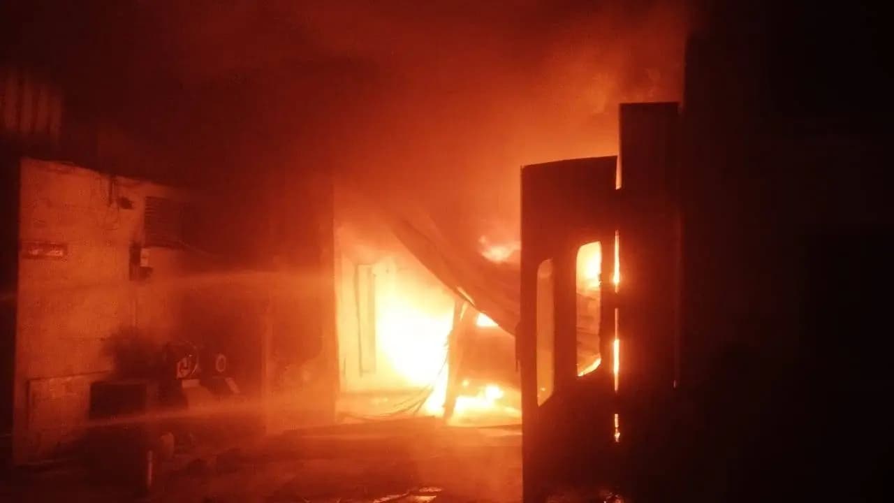Massive Fire Erupts at Ripon Street Building in Kolkata