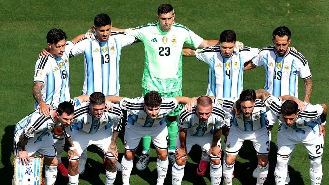 Emi Martinez hints at his Argentina future after World Cup heartbreak