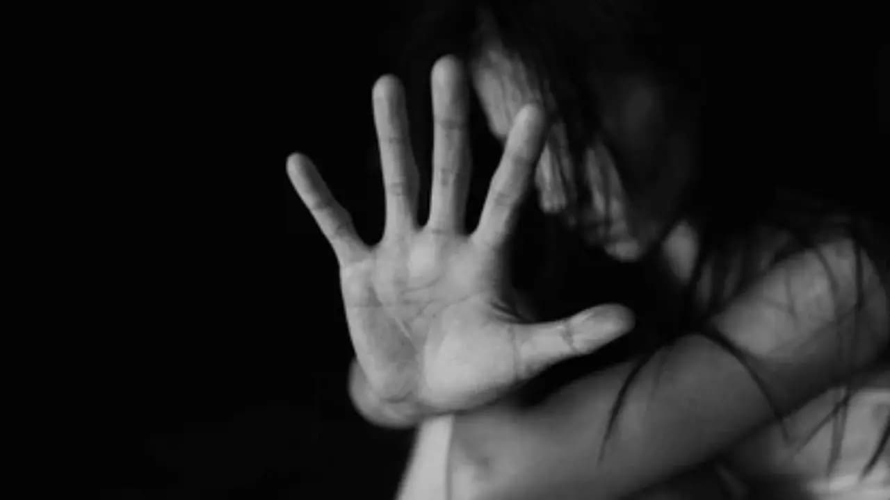 Throwback: this Bollywood actors wife was physically assaulted and accused demanded money with photos