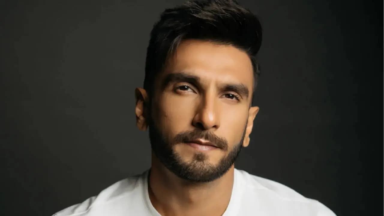 Ranveer Singh s Epic Reaction to Co Star s Flirting on Set Goes Viral Amid Second Pregnancy News with Deepika Padukone