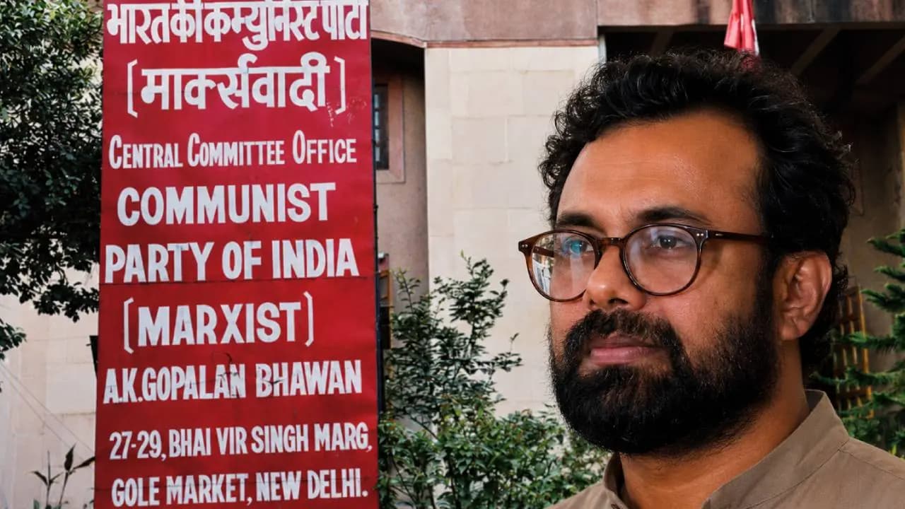 cpim john britas asks police arbitration inside akg bhavan