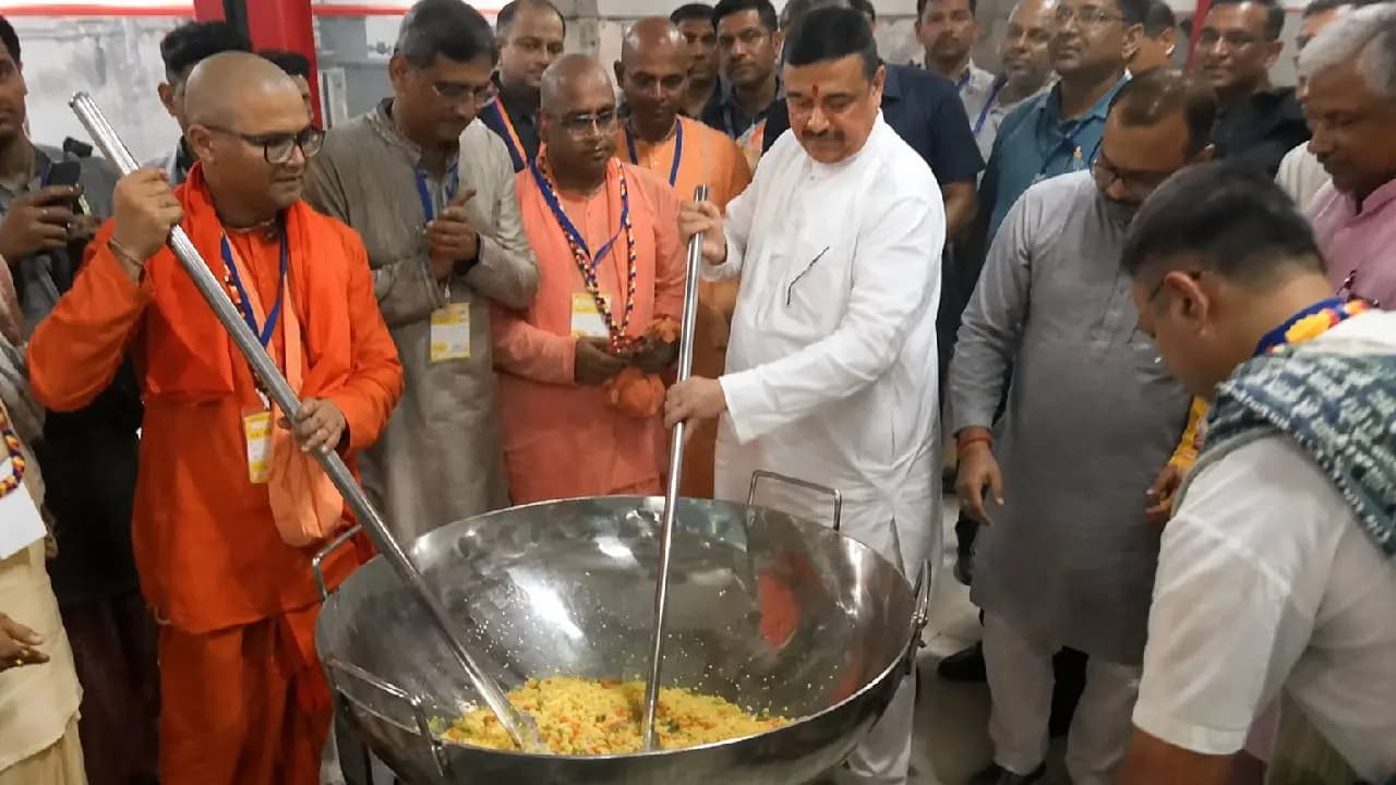 Suvendu Adhikari Explains How Will Mid-Day Meals Reach Schools from the Mega Kitchen