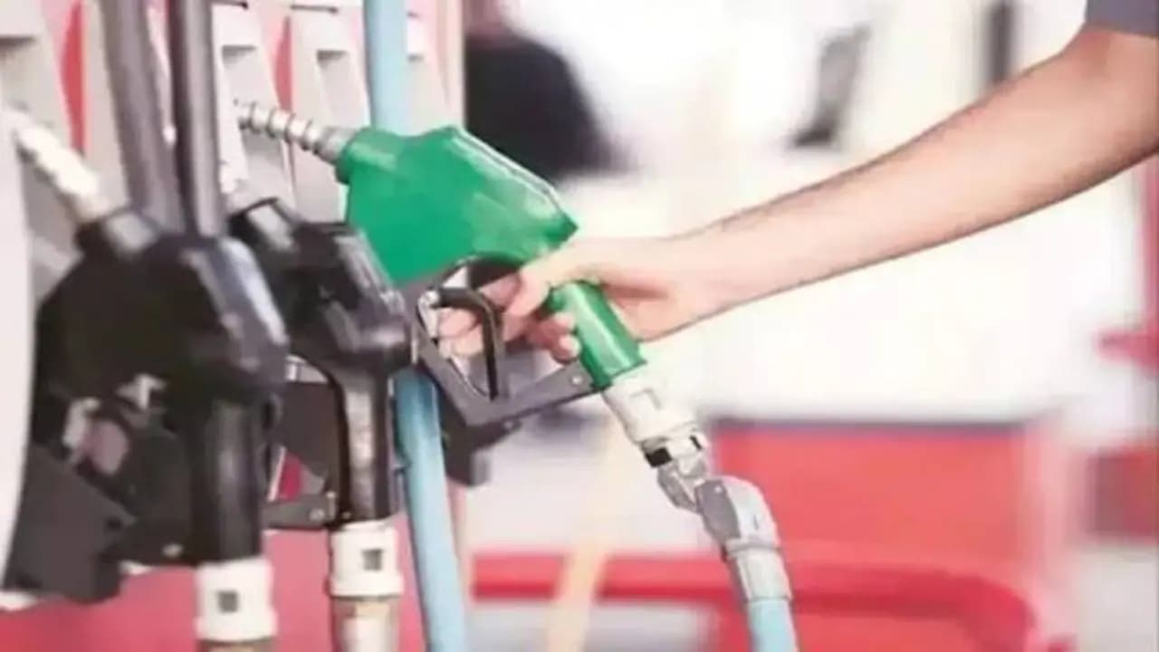Petrol Diesel Price Today: Check Petrol and Diesel prices in Kolkata and other metro cities 