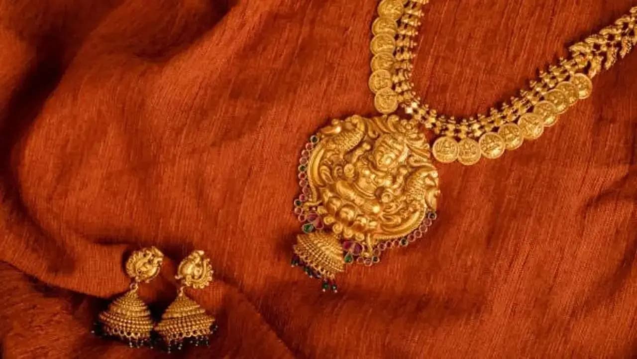 Gold Gets Cheaper Ahead of Independence Day: Latest 22K and 24K Gold Rates in Kolkata