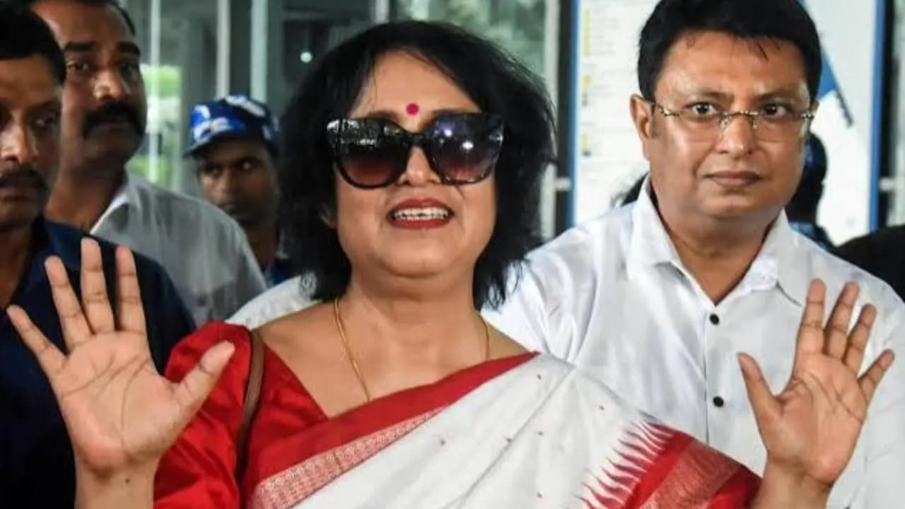 Taslimas lament over Bangladesh as she bids farewell to Kolkata