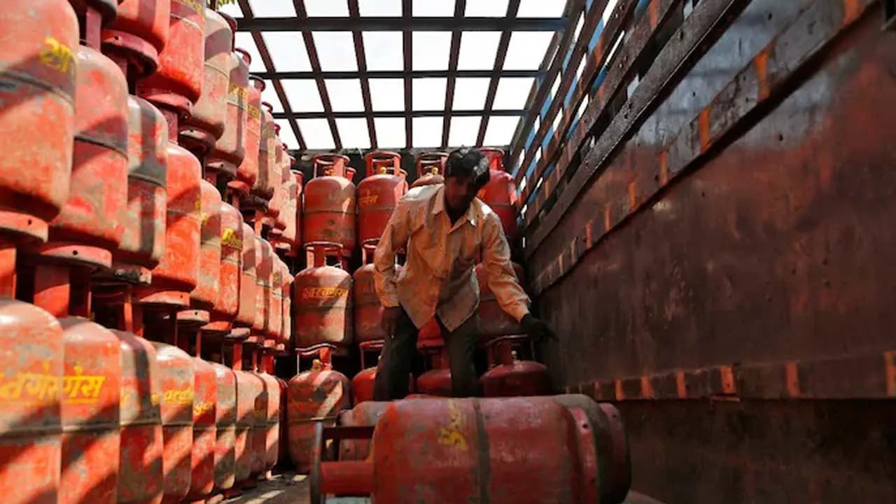 LPG Prices Hike Possibility: The price of cooking gas could soon rise by Rs 18 Why