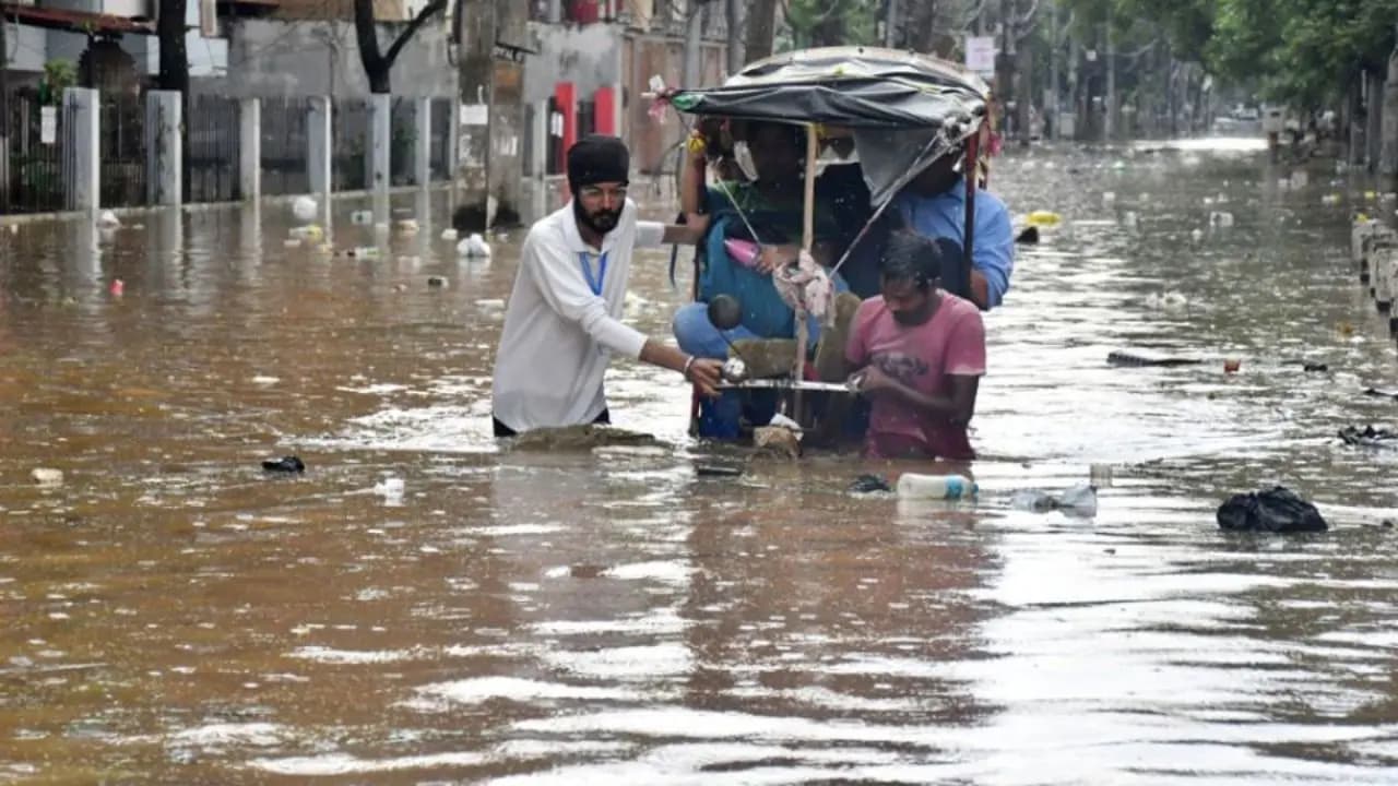 Assam Flood: Death toll rises to 97 due to Assam flood situation 1 lakh 68 thousand people affected