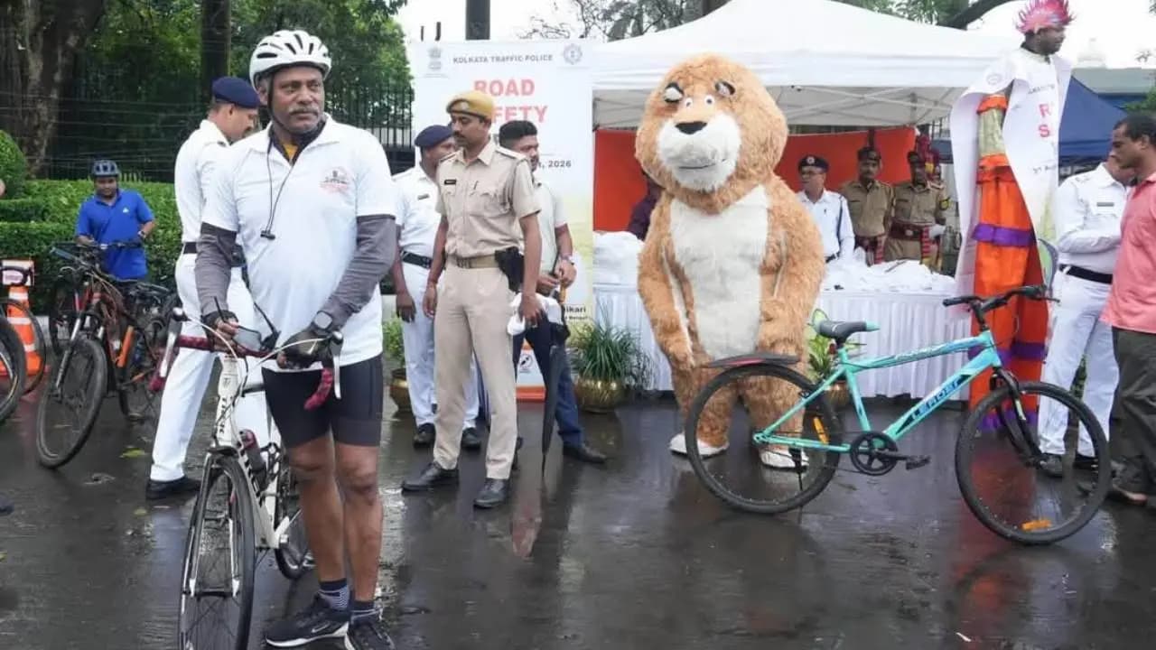 Kolkata Police Host Cycle Rally to Mark 6th Day of Road Safety Week 2026