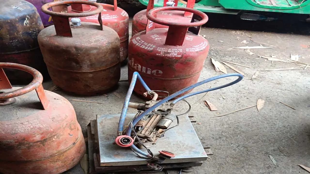 Police raid LPG refilling racket in Newtown seize 22 gas cylinders What next