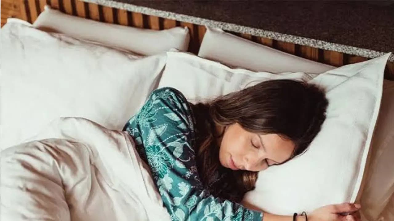 side sleeping vs straight sleeping which is better for your health