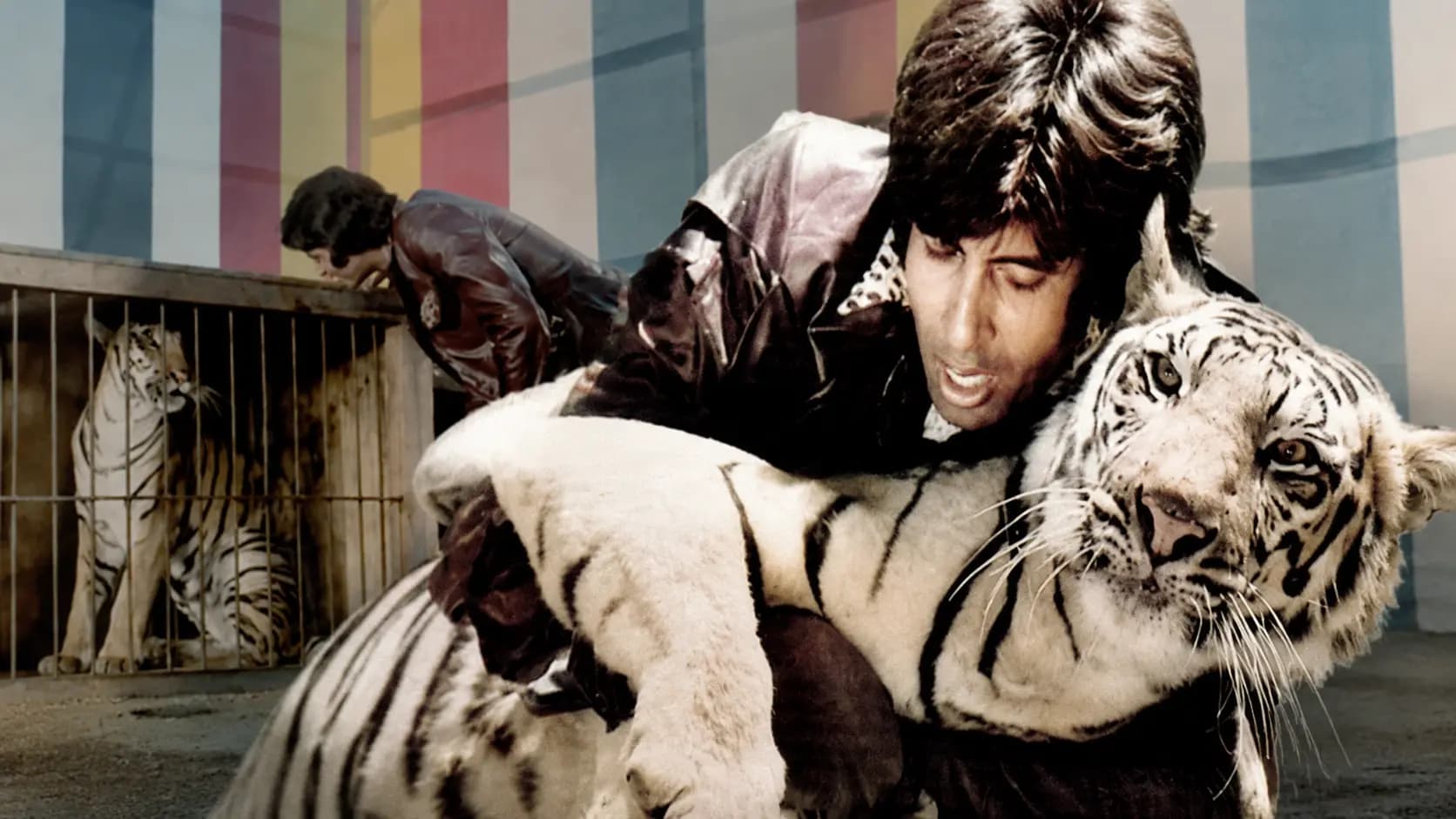 Mohan Baggad Reveals How Abhishek Bachchan s Birth Inspired Amitabh to Fight a Tiger in Khoon Pasina