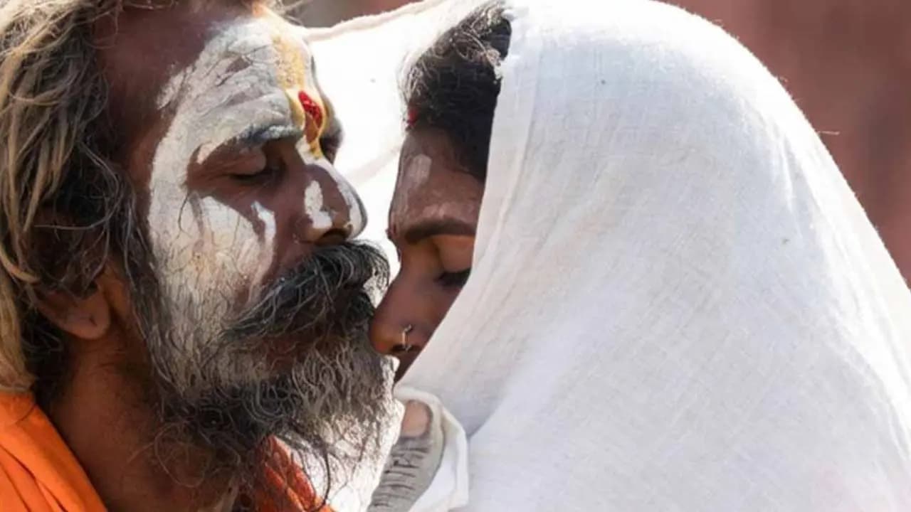 Lip-kiss Baba video goes viral