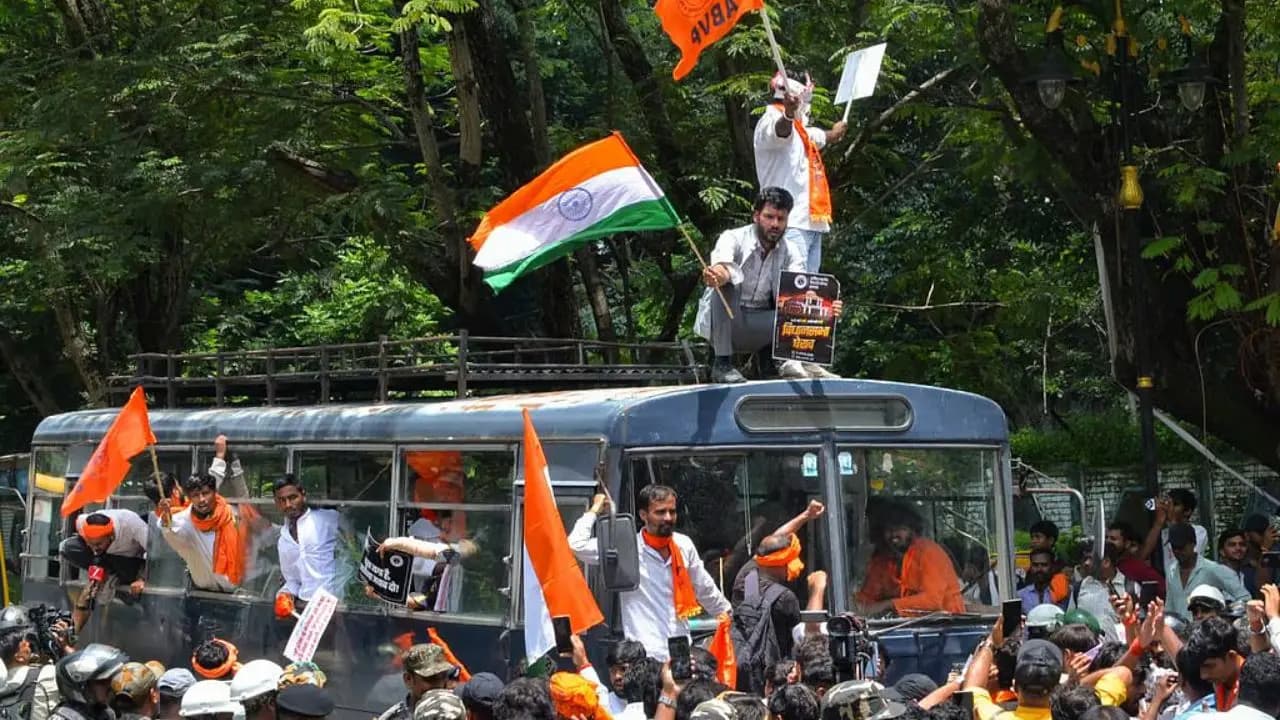 Jharkhand Protest: ABVP now backs the student movement calls for a bandh in Jharkhand Police resort to heavy lathicharge detains 110 ABVP members 
