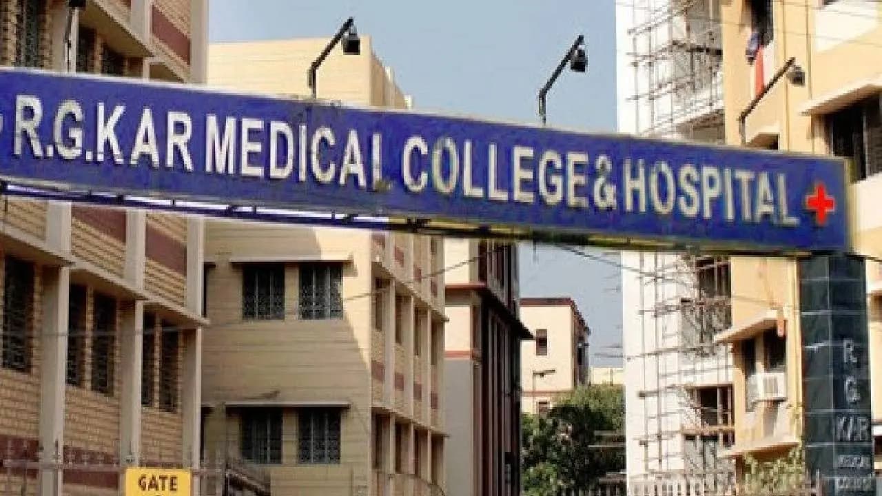 Park Institution for Girls 30 Students gets ill admitted at RG Kar hospital