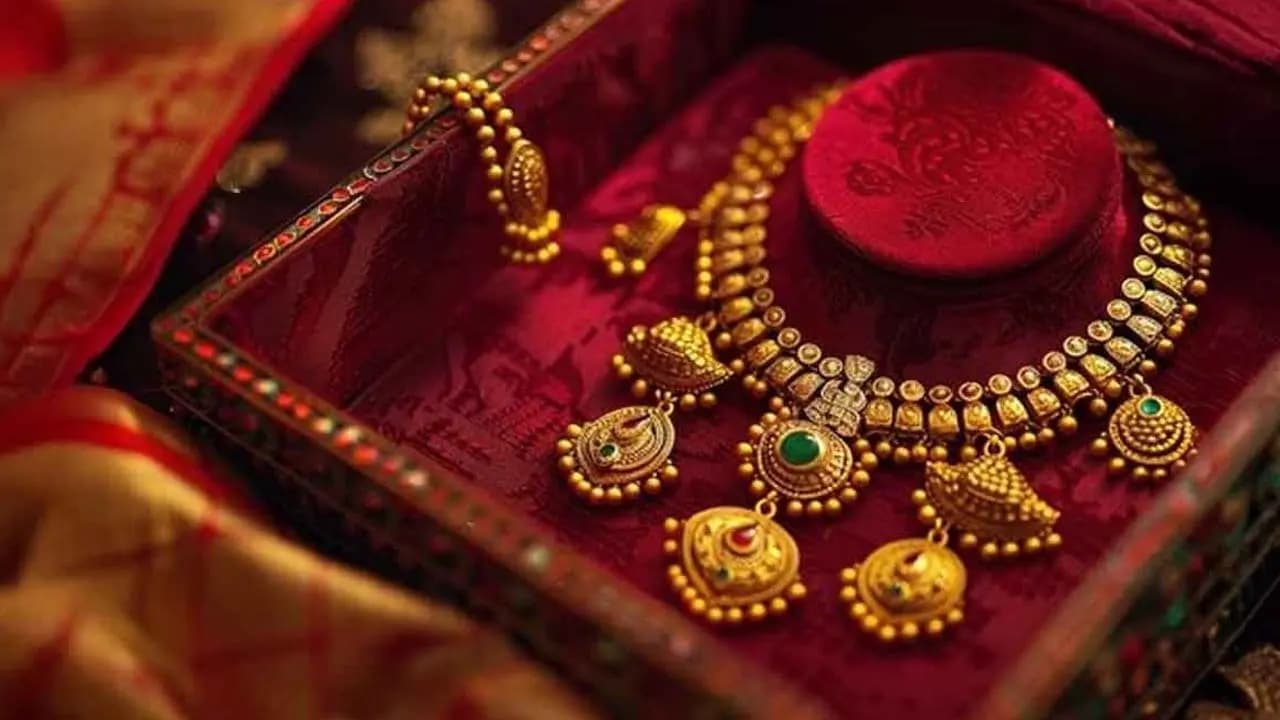 Kolkata Gold Price Big Change Today: Check 22 and 24 Carat Gold Price On August 11 
