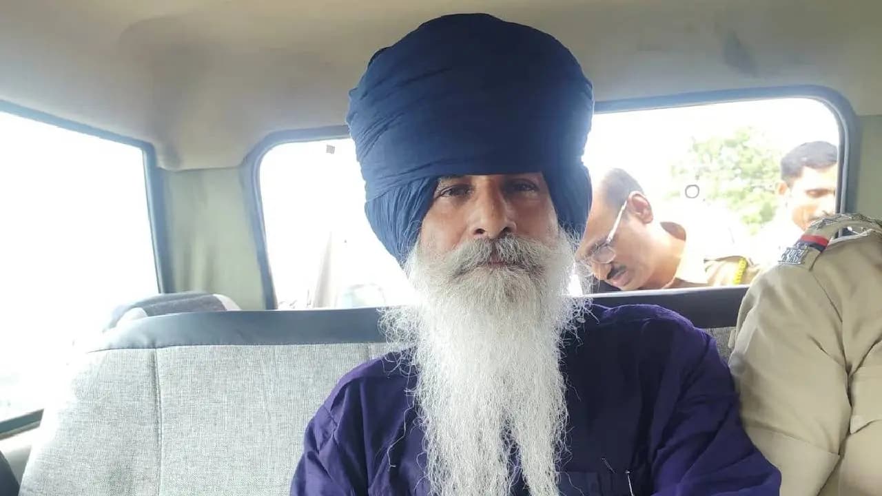 Who Is Jaspal Singh The Nihang Sikh Who Attacked Sukhbir Badal At Nanded Gurdwara