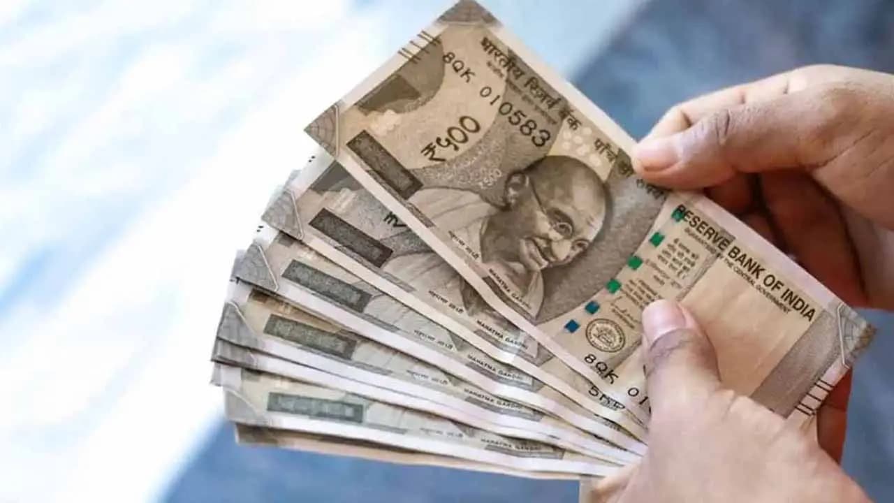 Big News: Yogi govt may now provide a cash grant of Rs 50000 to women and allowances under welfare schemes could also increase