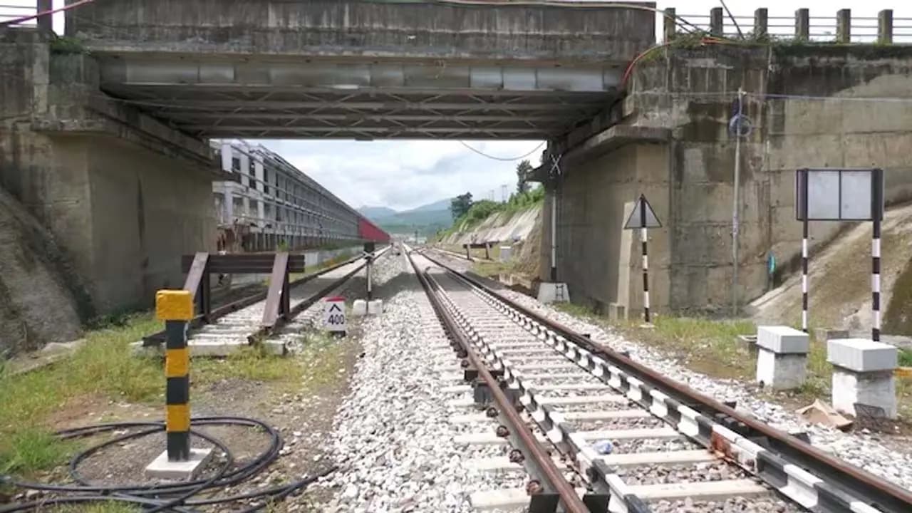  Great News For North Bengal: Centre has approved a fourth railway line for the Siliguri Corridor expect a significant increase in train services which routes will be covered 
