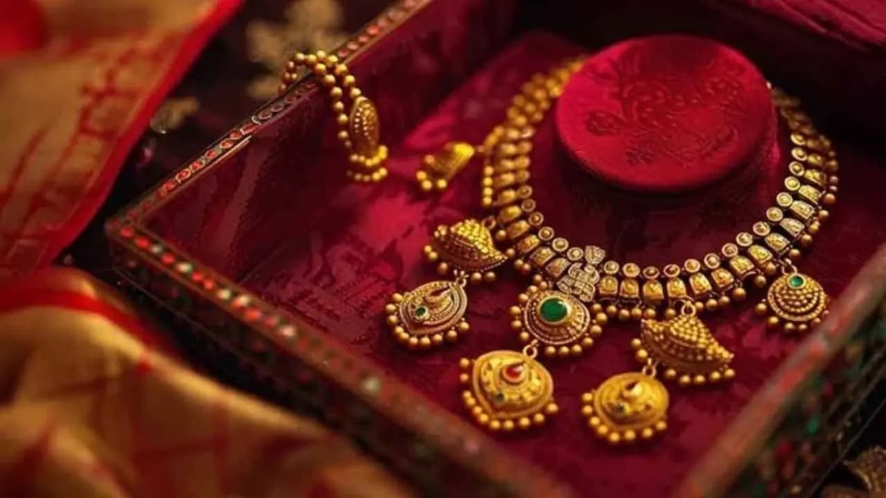 Gold Price Drops Slightly Today: Check Rates in Kolkata and Other Cities On August 14 