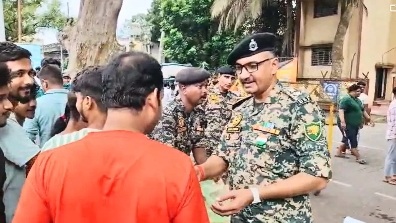 Independence Day 2026: A scene of camaraderie at Petrapole on Independence Day BSF gifts sweets to the BGB