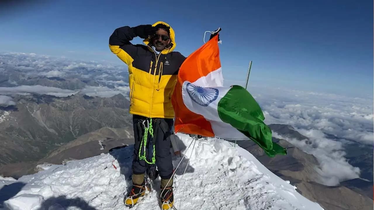 Pride For Indians: Andhra Pradesh Police Sub-Inspector V Venkateswara Rao Scales Mount Elbrus