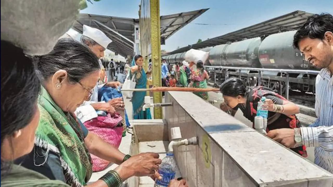 Railstation Water Safety: Beware! CAG reports raise concern about Drinking Water and passengers health 