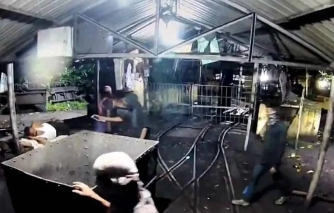 Looting at Andal colliery after security guards beaten up