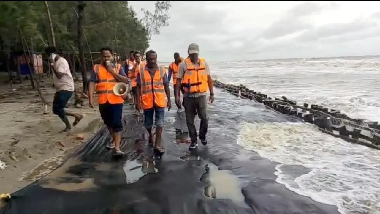 WB Weather: The rain doesn't seem to stop the river water level is rising! Vast areas of South 24 Parganas face widespread devastation