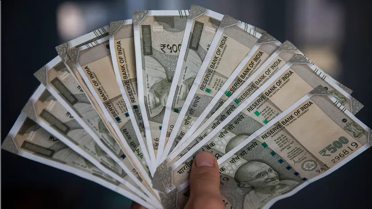 Rs 10,000 SIP vs Rs 10 Lakh FD: Which is more profitable after 15 years? Check the calculations