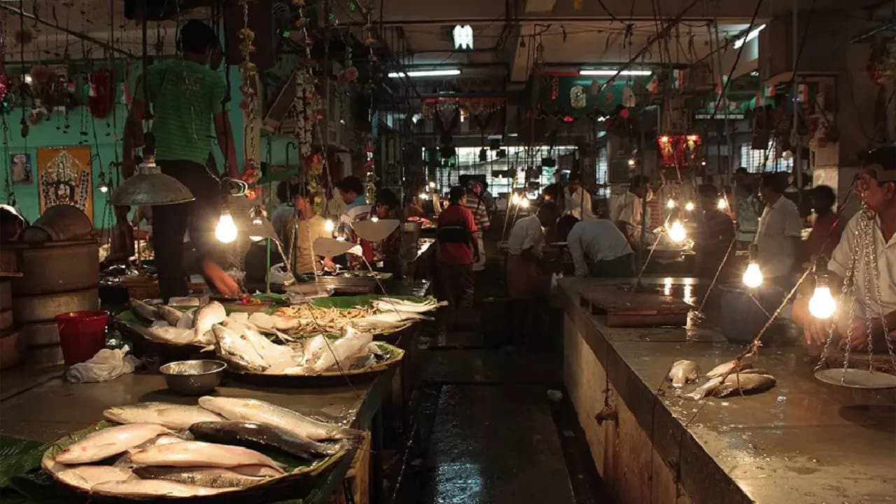 Vendors Fear Business Collapse as Fish Worth Thousands Stolen from Khardaha Market
