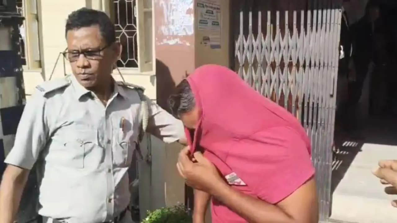 One arrested in Dinhata on charges of smuggling Indian SIM cards and counterfeit currency