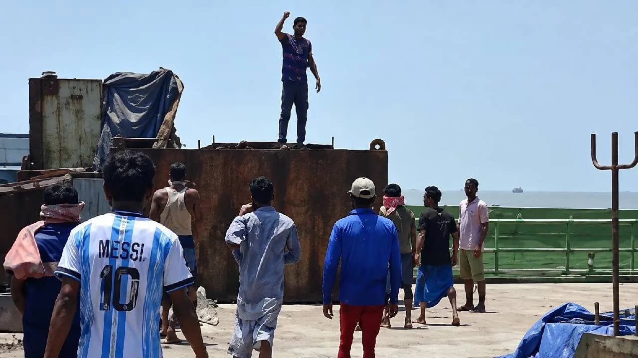 Nine Workers Die After Exposure to Toxic Gas While working at a Ship Breaking Yard in Bangladesh
