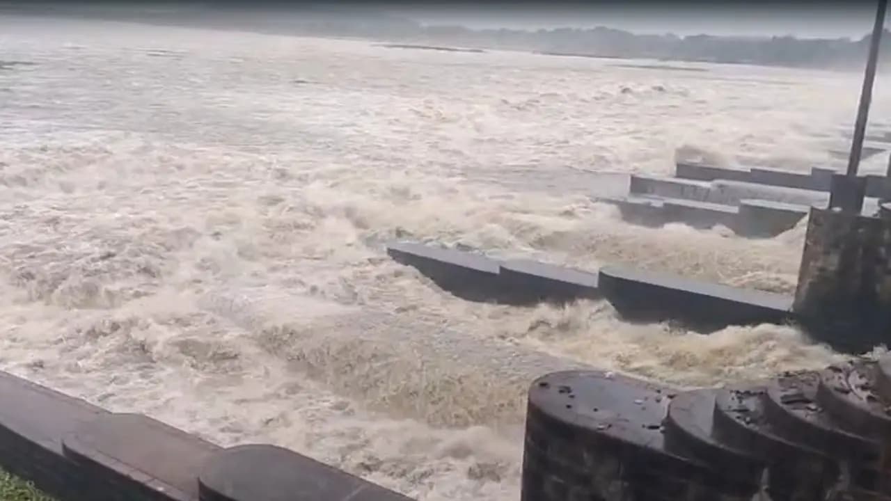 Over 64000 cusec water released from Durgapur barrage