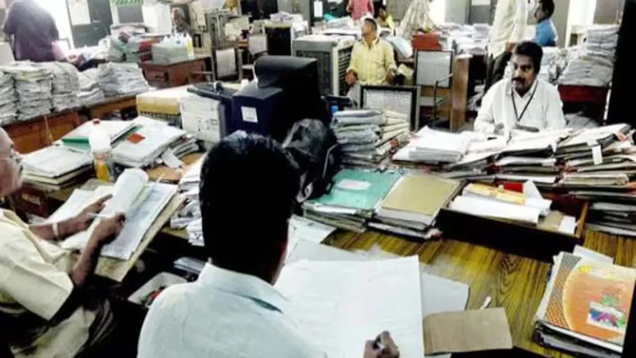 Measures To Prevent Polygamy: Strict action against state government employees who commit this grave mistake 20 percent of their salary will be deducted CM announces strict action
