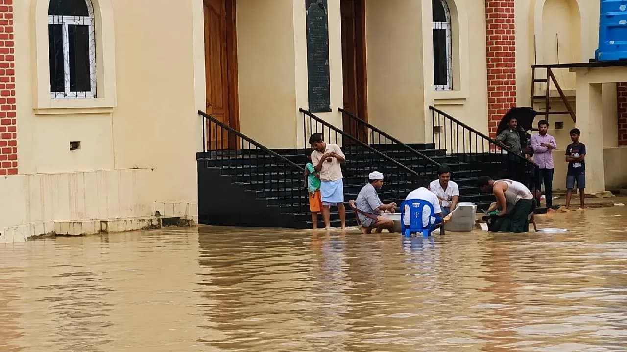 Heavy Waterlogging is Asansol Water Enters Homes and Key Buildings Amid Rising Water Levels