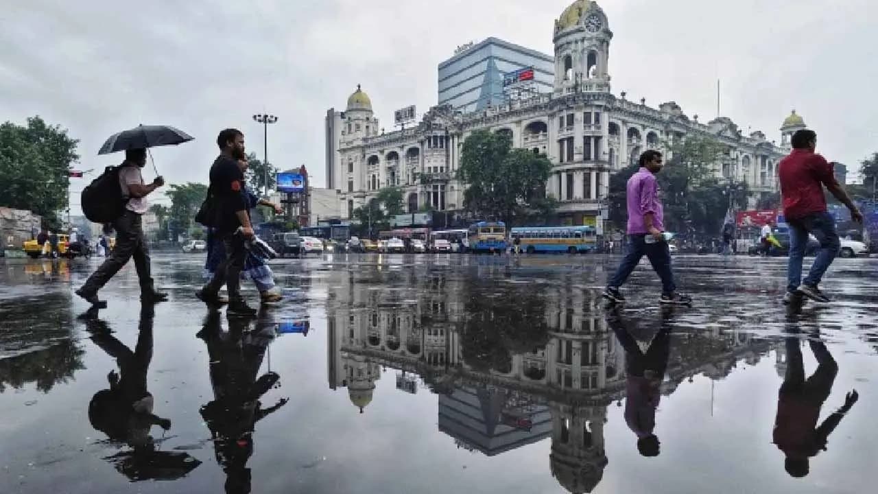 IMD Weather Forecast: Thunderstorms Or Humid Weather? Check Kolkata Weather Forecast, Heavy Rainfall Warning in Seven Districts in West Bengal On August 18