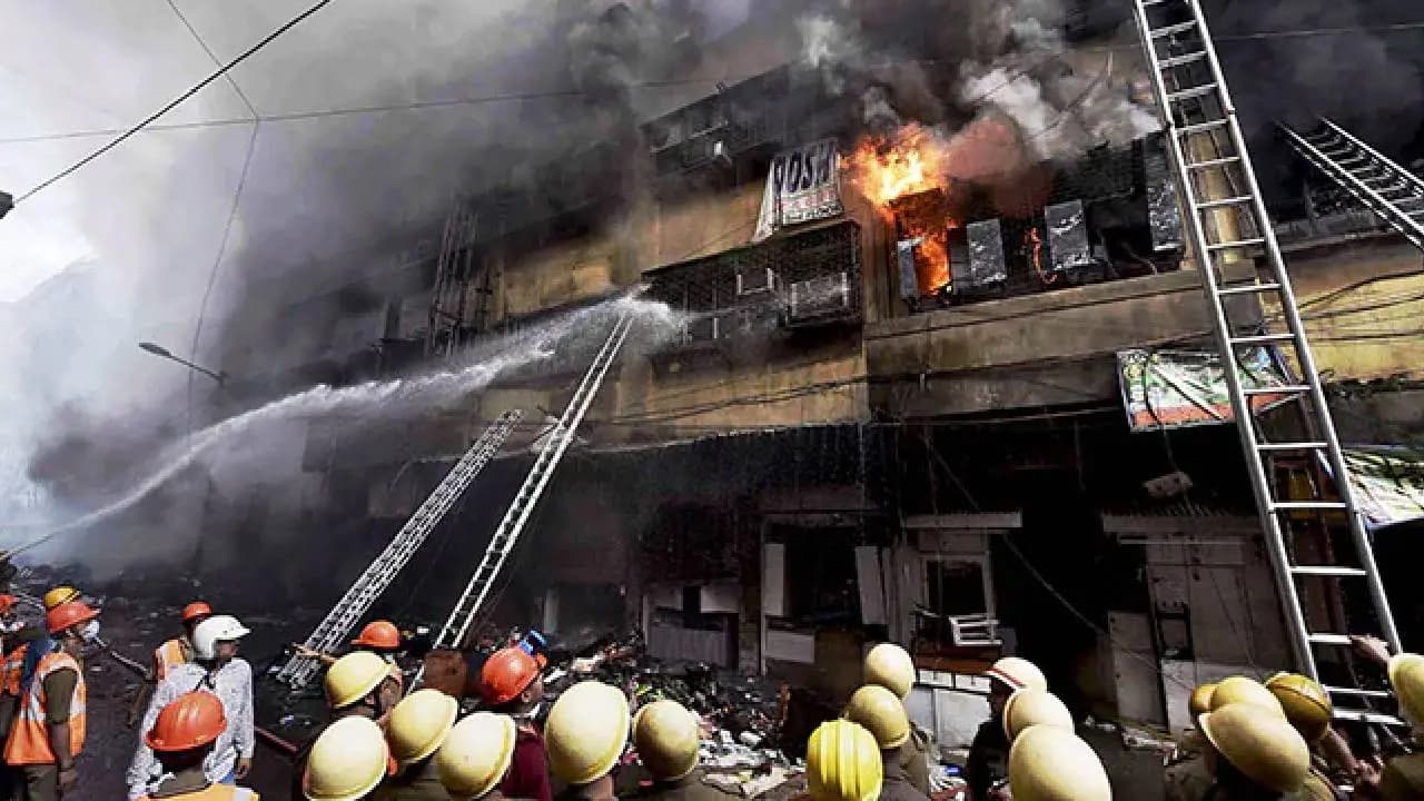 Kolkata Hotel Fire: No License Blocked Exit SIT Begins Probe into Massive Safety Lapses 