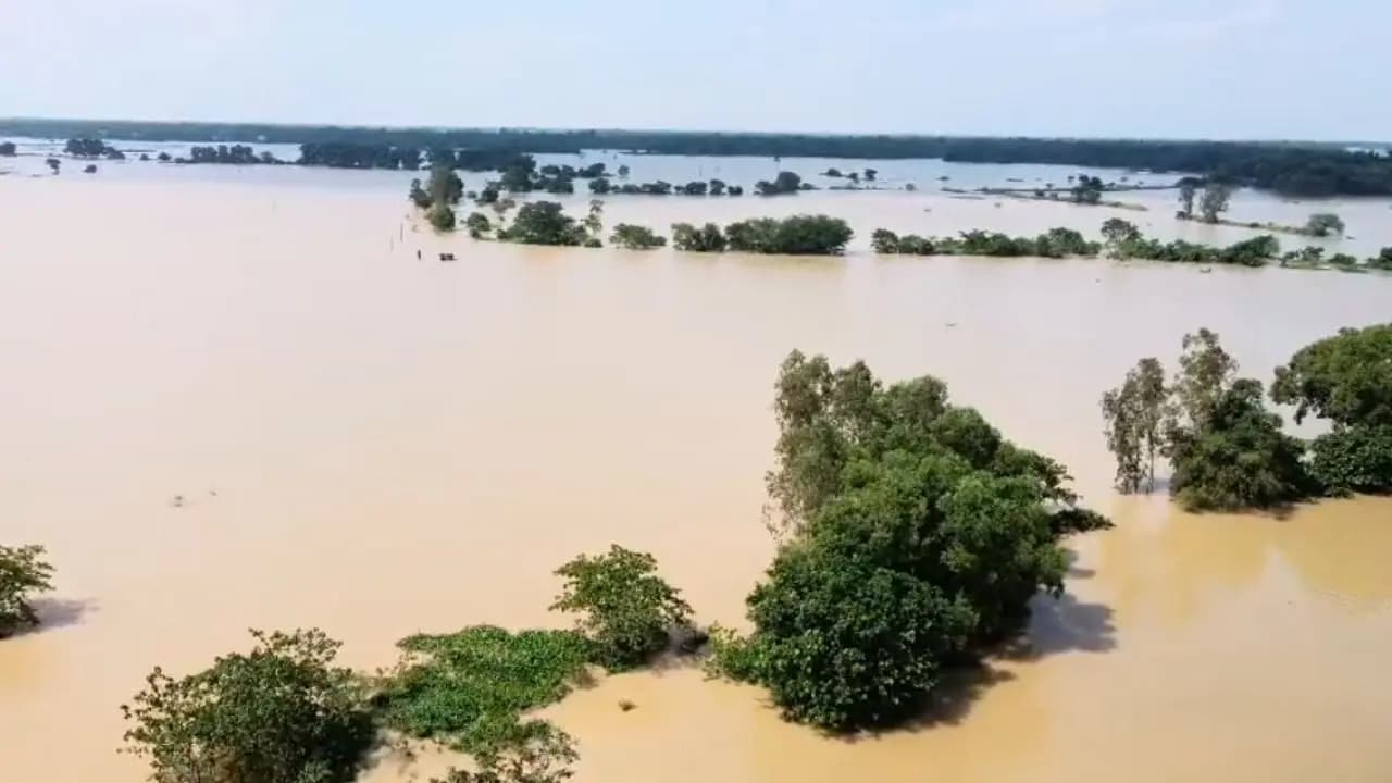 Paschim Medinipur: Paschim Medinipurs Narayangarh MLA Ramaprasad Giri slams Manas Bhuiya for flood situation